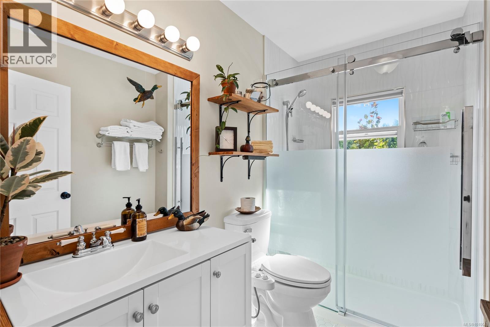 572 Berwick Rd, Qualicum Beach