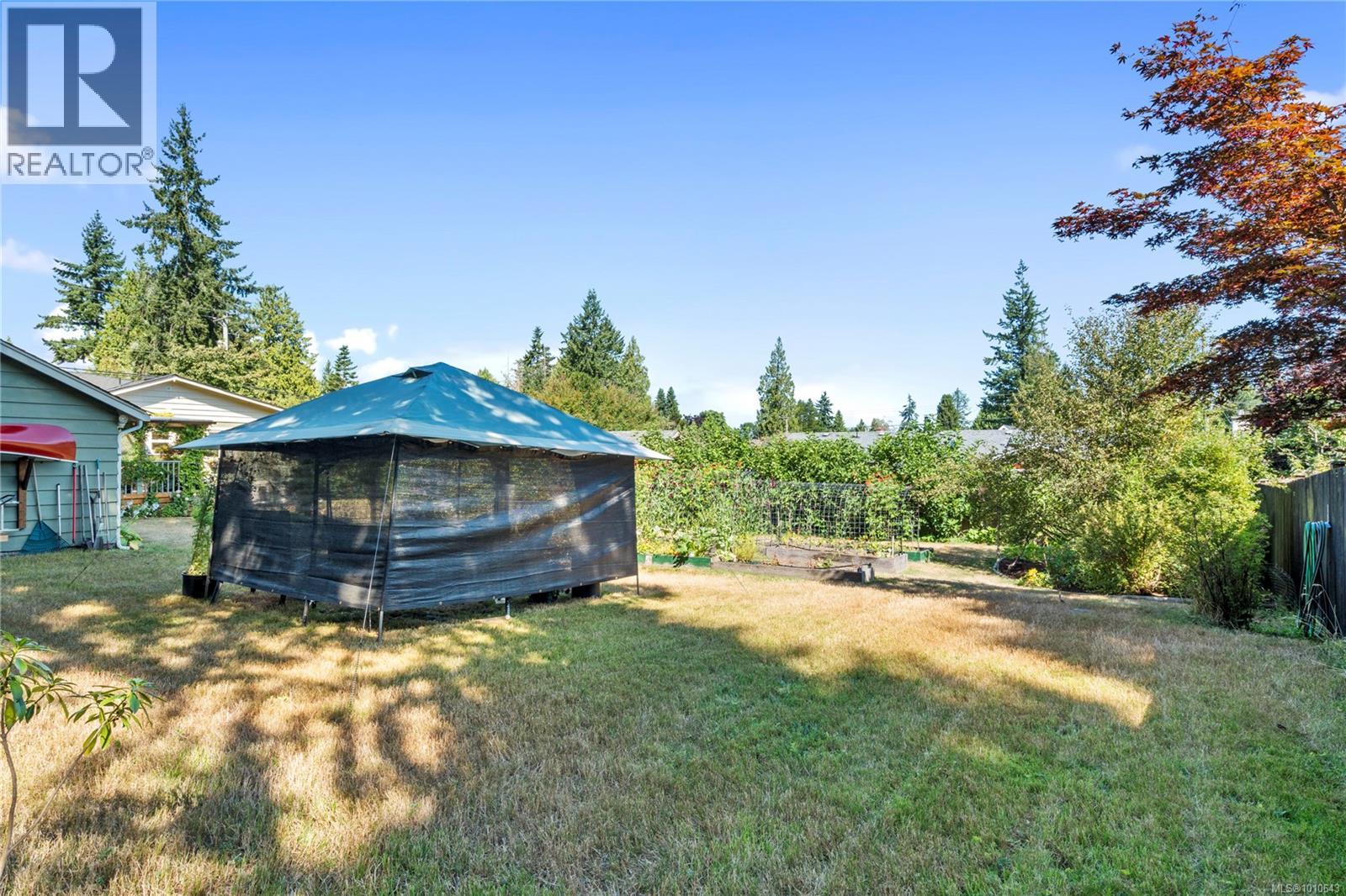 572 Berwick Rd, Qualicum Beach