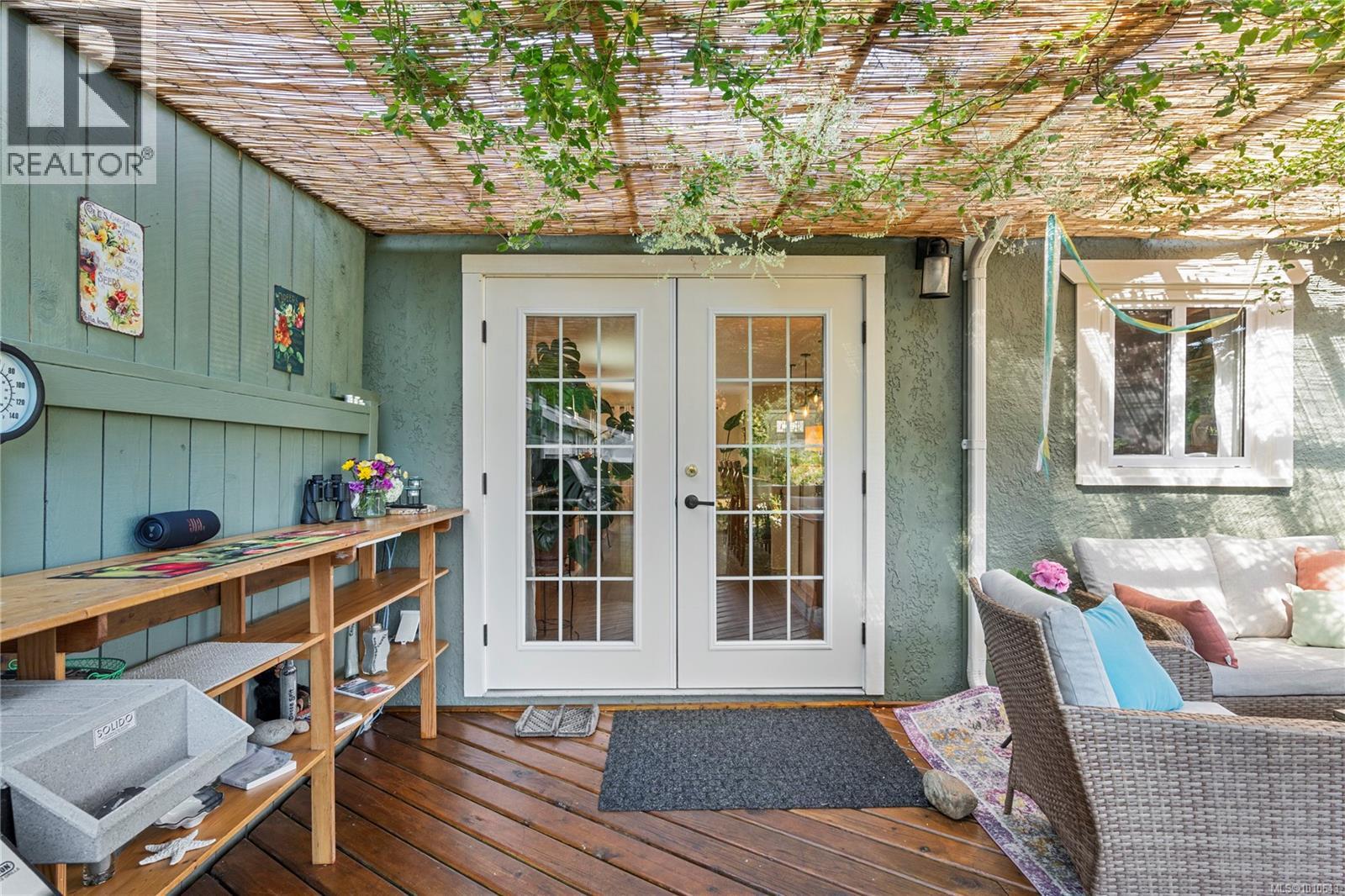 572 Berwick Rd, Qualicum Beach
