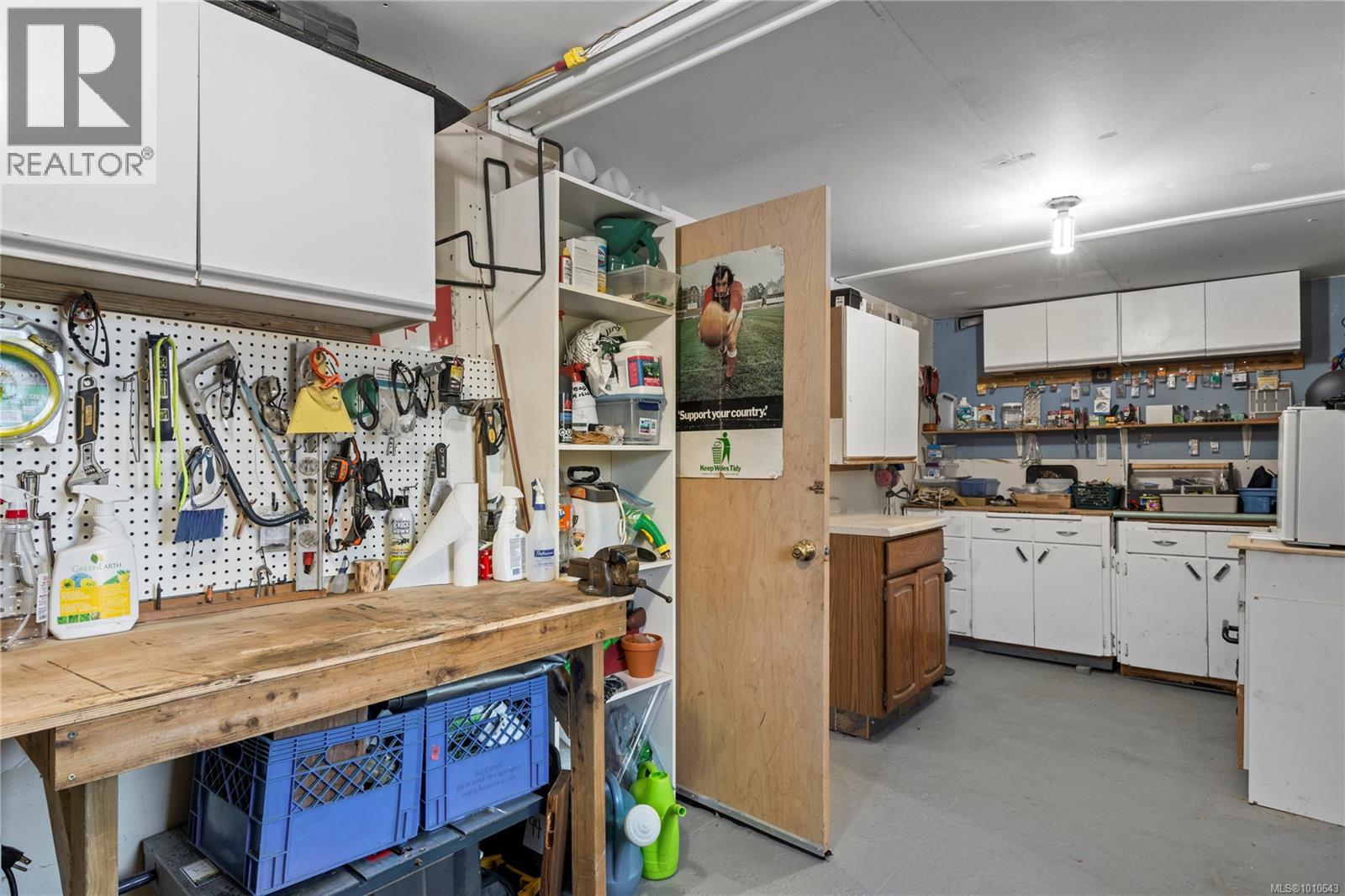 572 Berwick Rd, Qualicum Beach