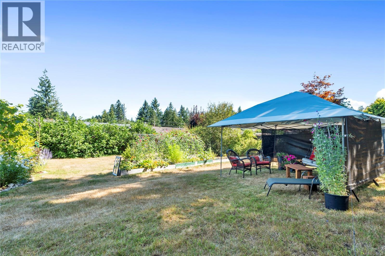 572 Berwick Rd, Qualicum Beach