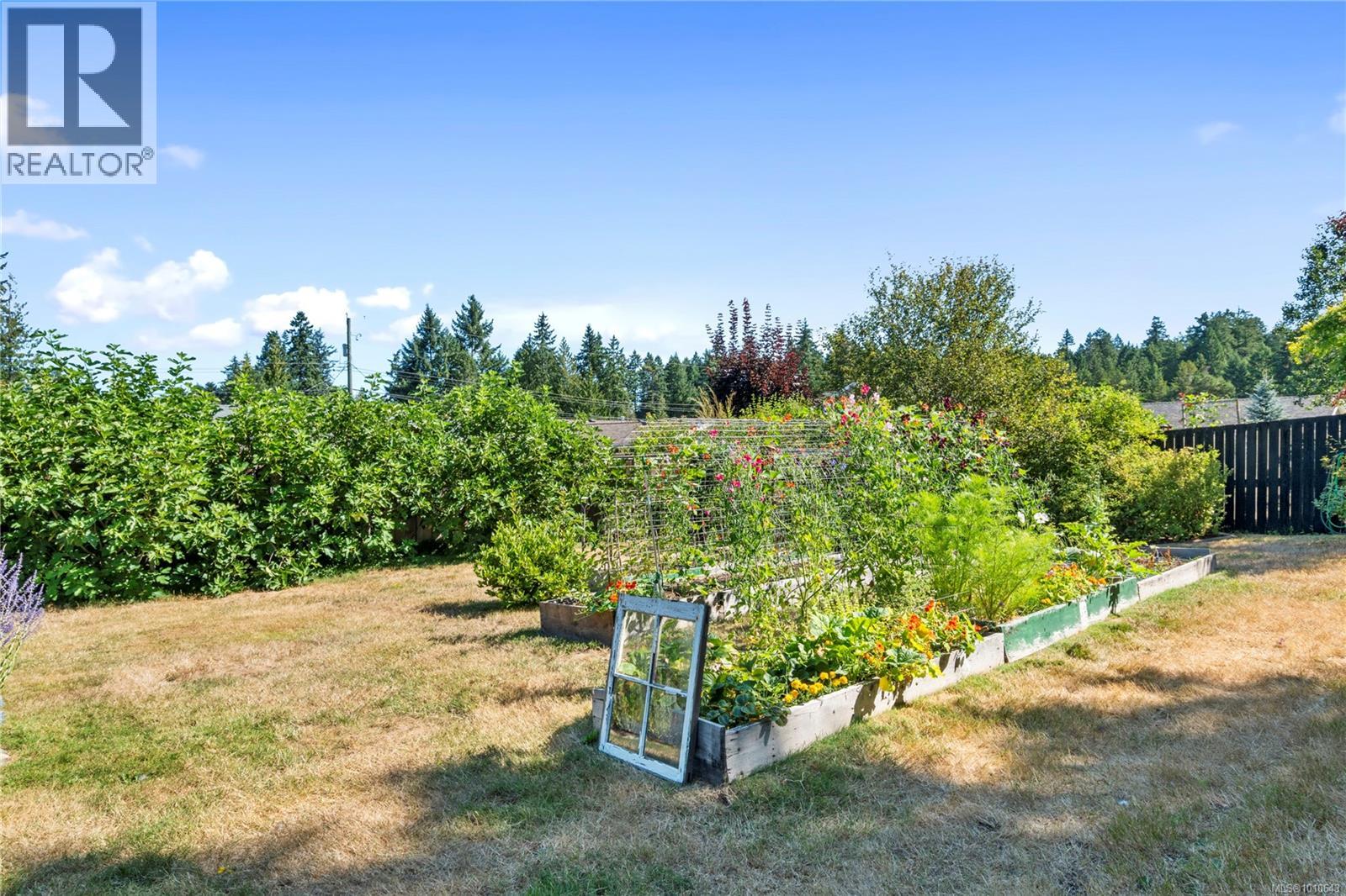 572 Berwick Rd, Qualicum Beach