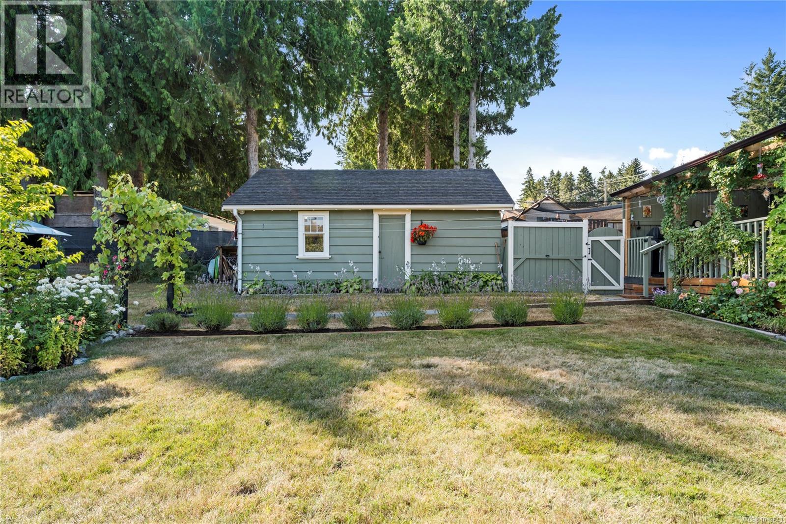 572 Berwick Rd, Qualicum Beach