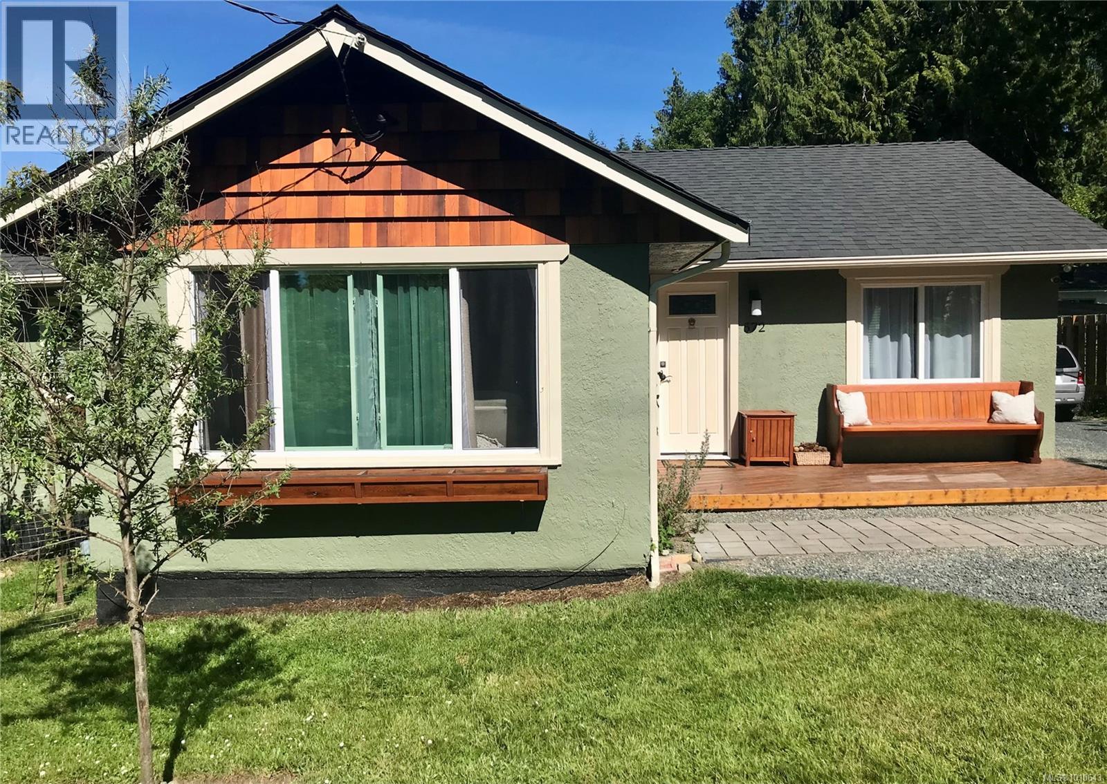 572 Berwick Rd, Qualicum Beach