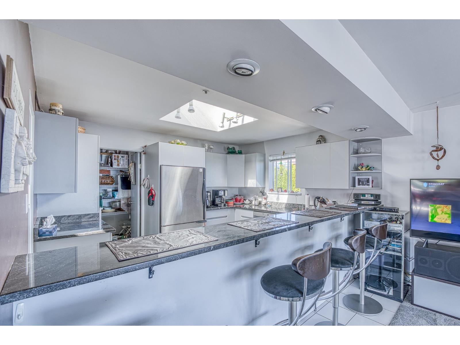 15662 SEMIAHMOO AVENUE, White Rock