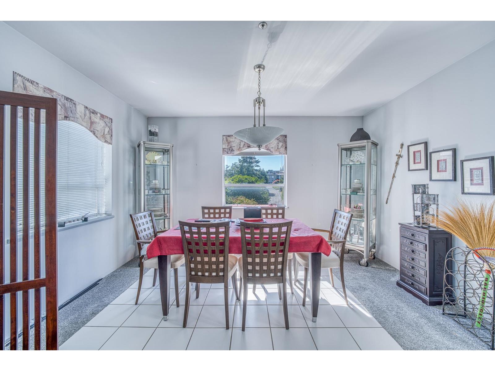 15662 SEMIAHMOO AVENUE, White Rock