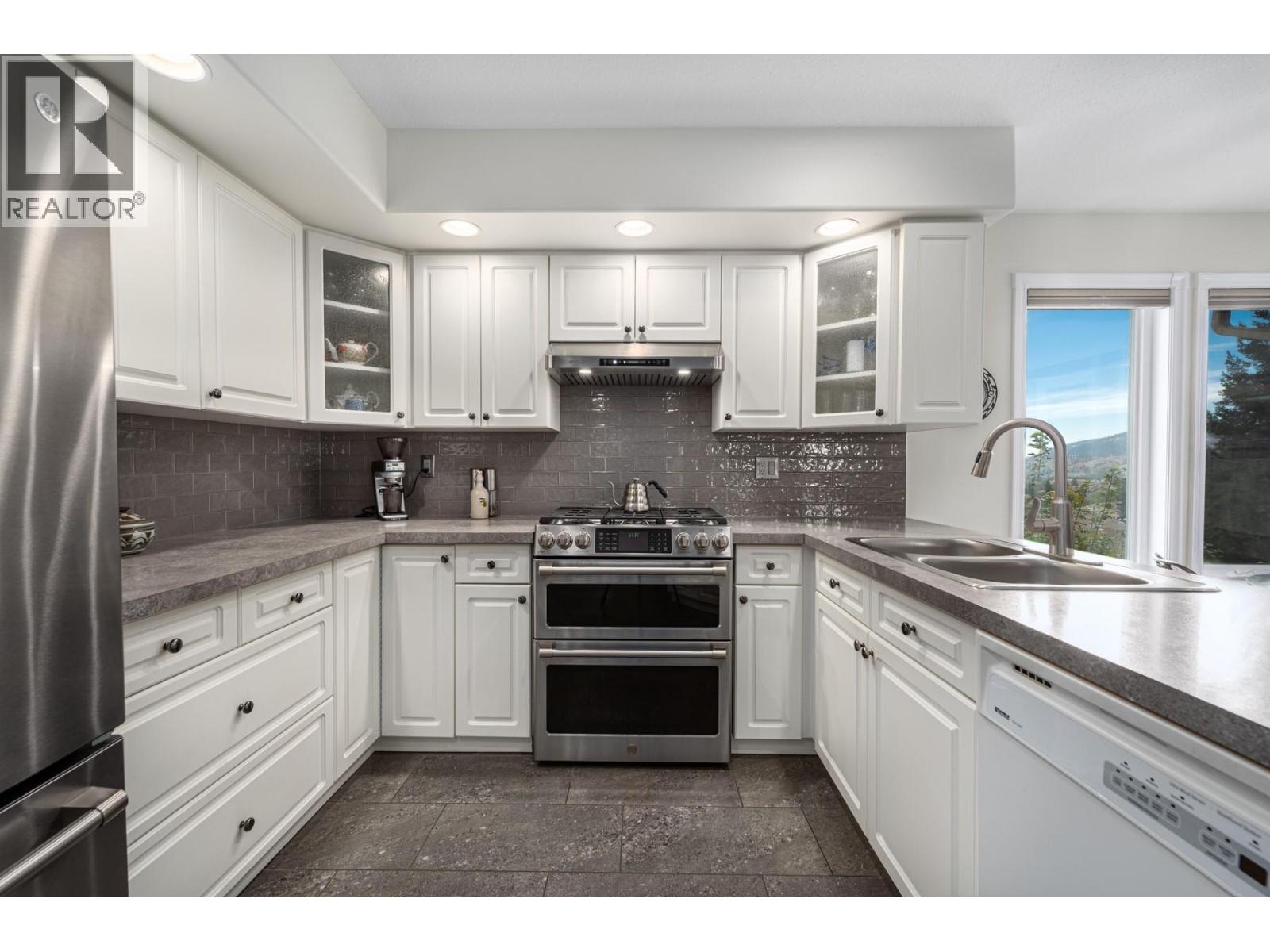 1575 SPRINGHILL Drive Unit# 26, Kamloops
