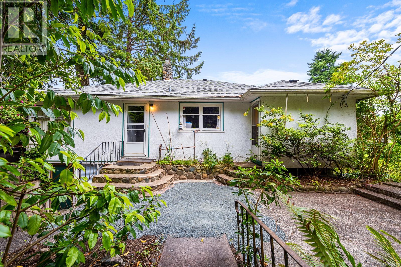 3508 Island Hwy S, Courtenay
