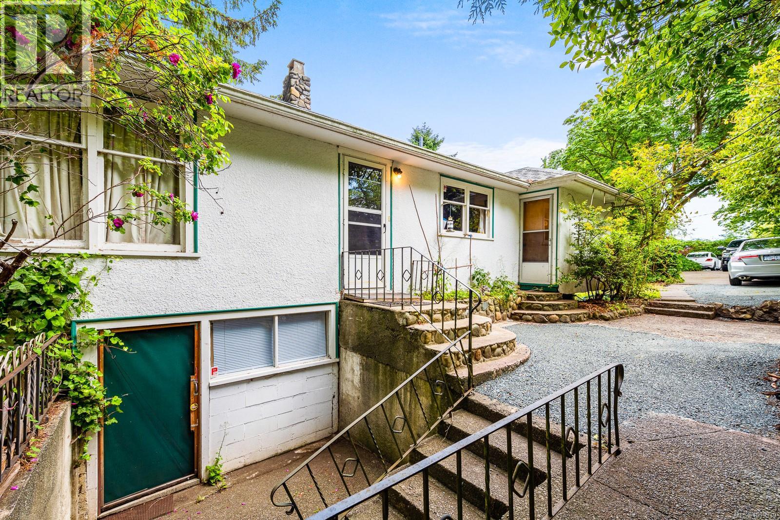 3508 Island Hwy S, Courtenay