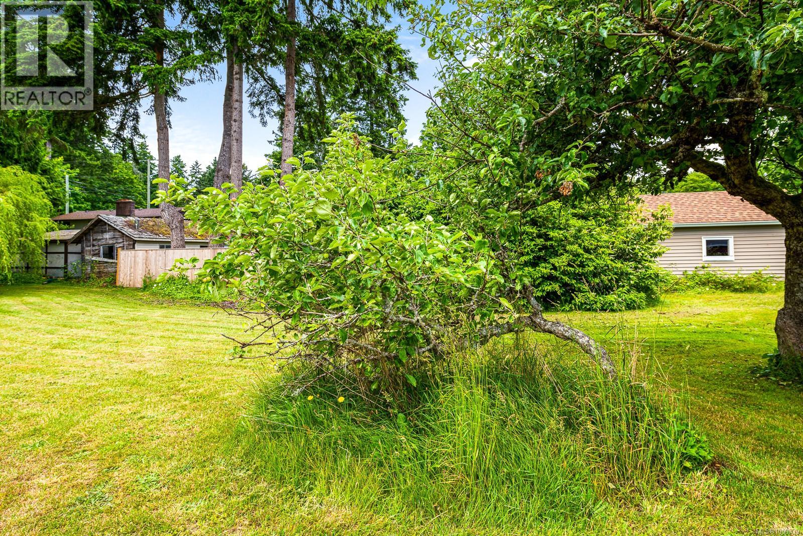 3508 Island Hwy S, Courtenay