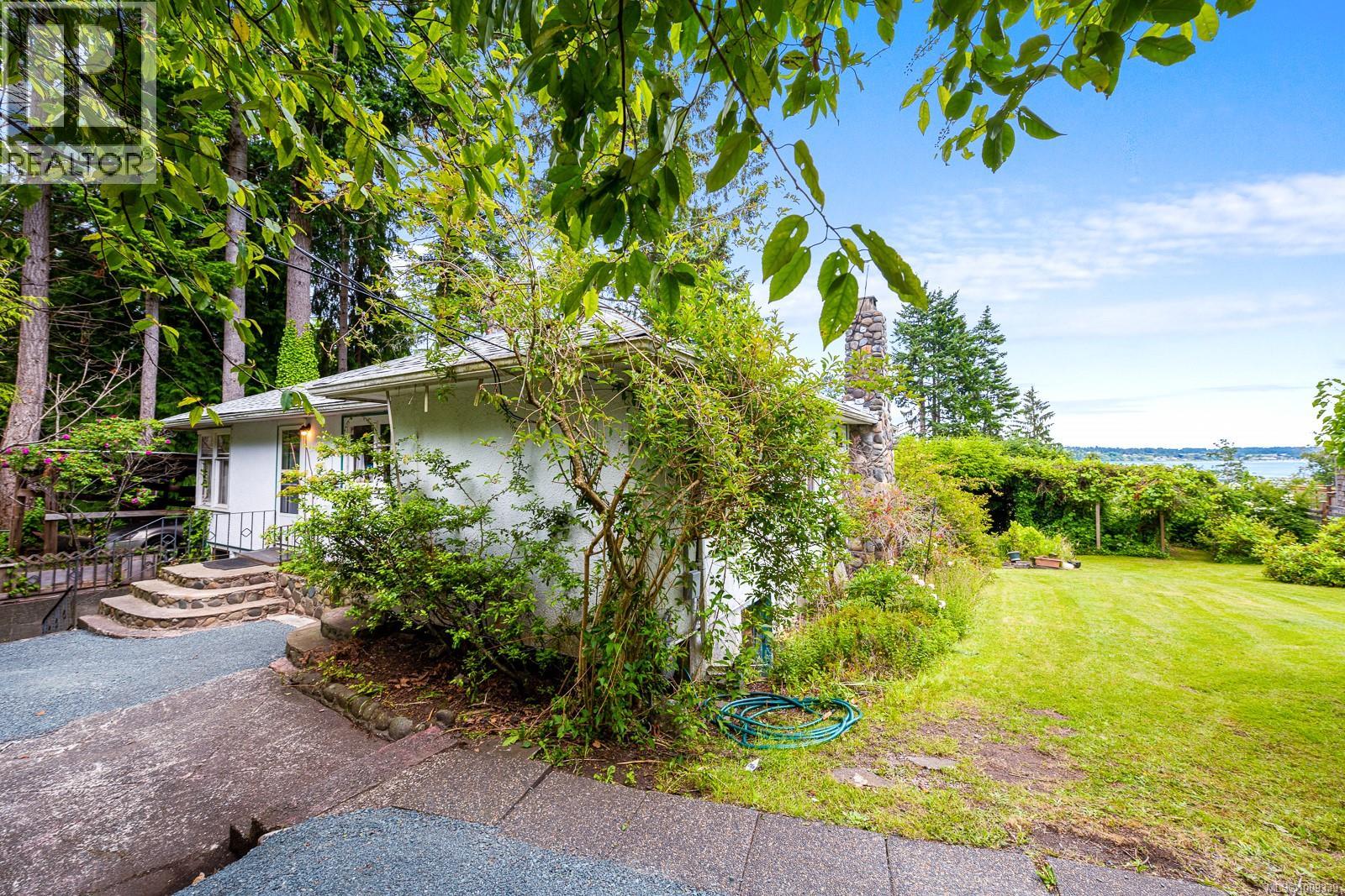 3508 Island Hwy S, Courtenay