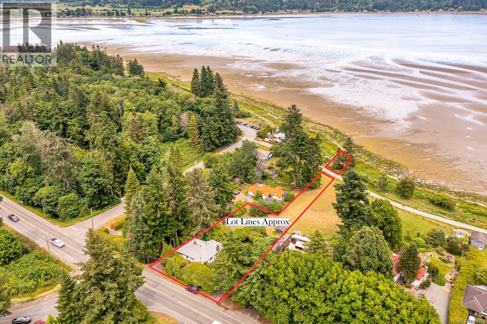 3508 Island Hwy S, Courtenay