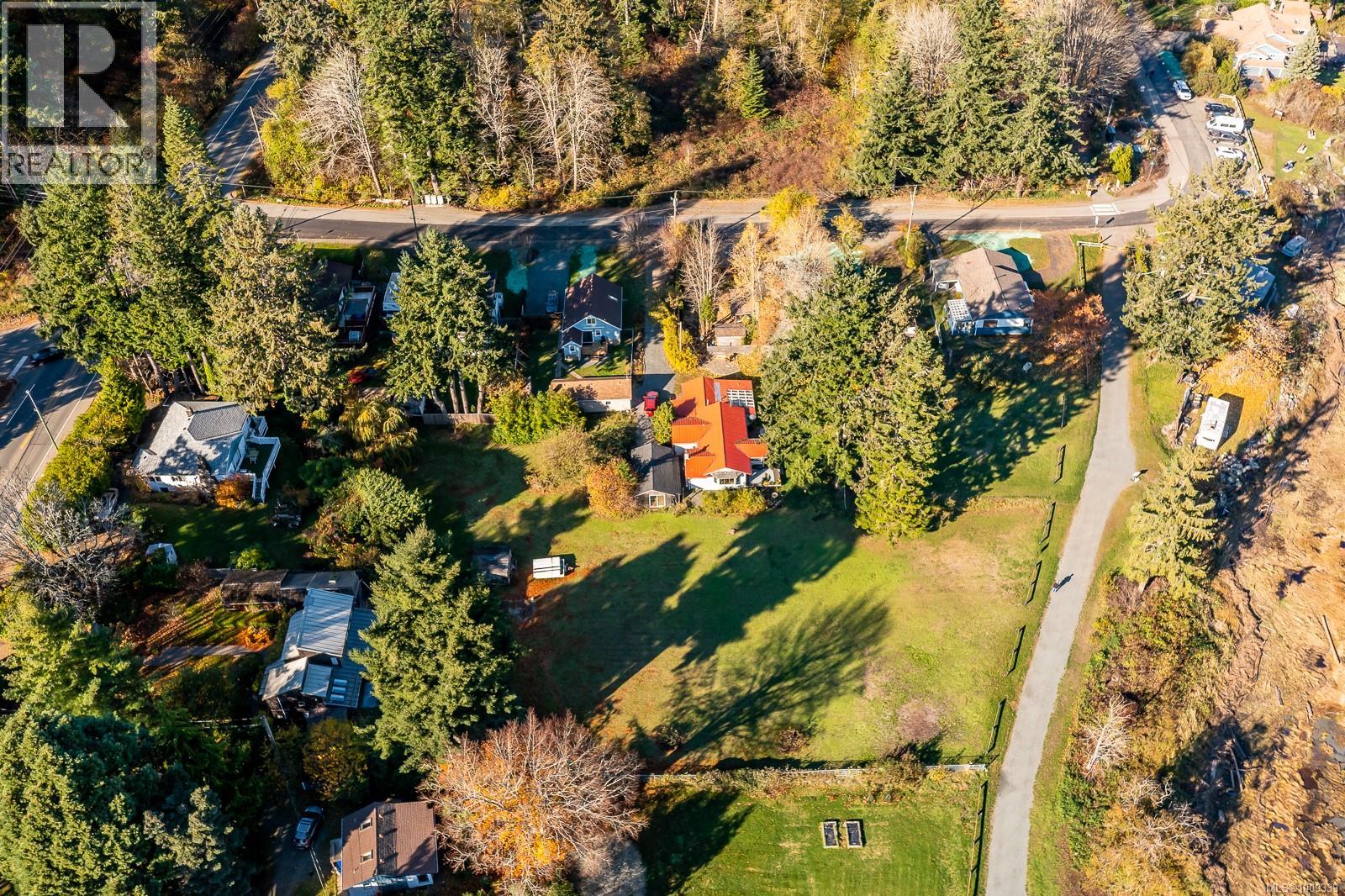 3508 Island Hwy S, Courtenay