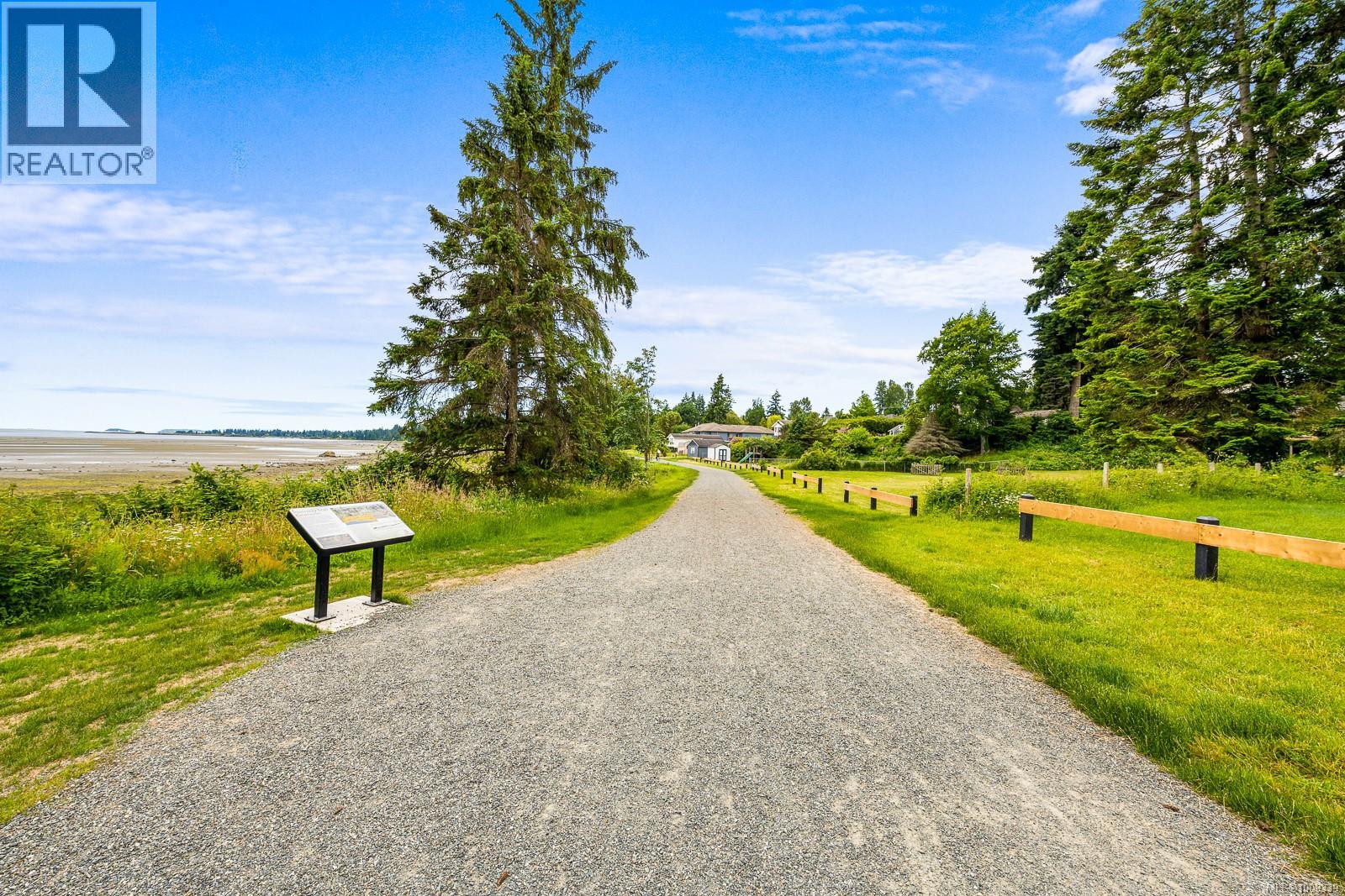 3508 Island Hwy S, Courtenay