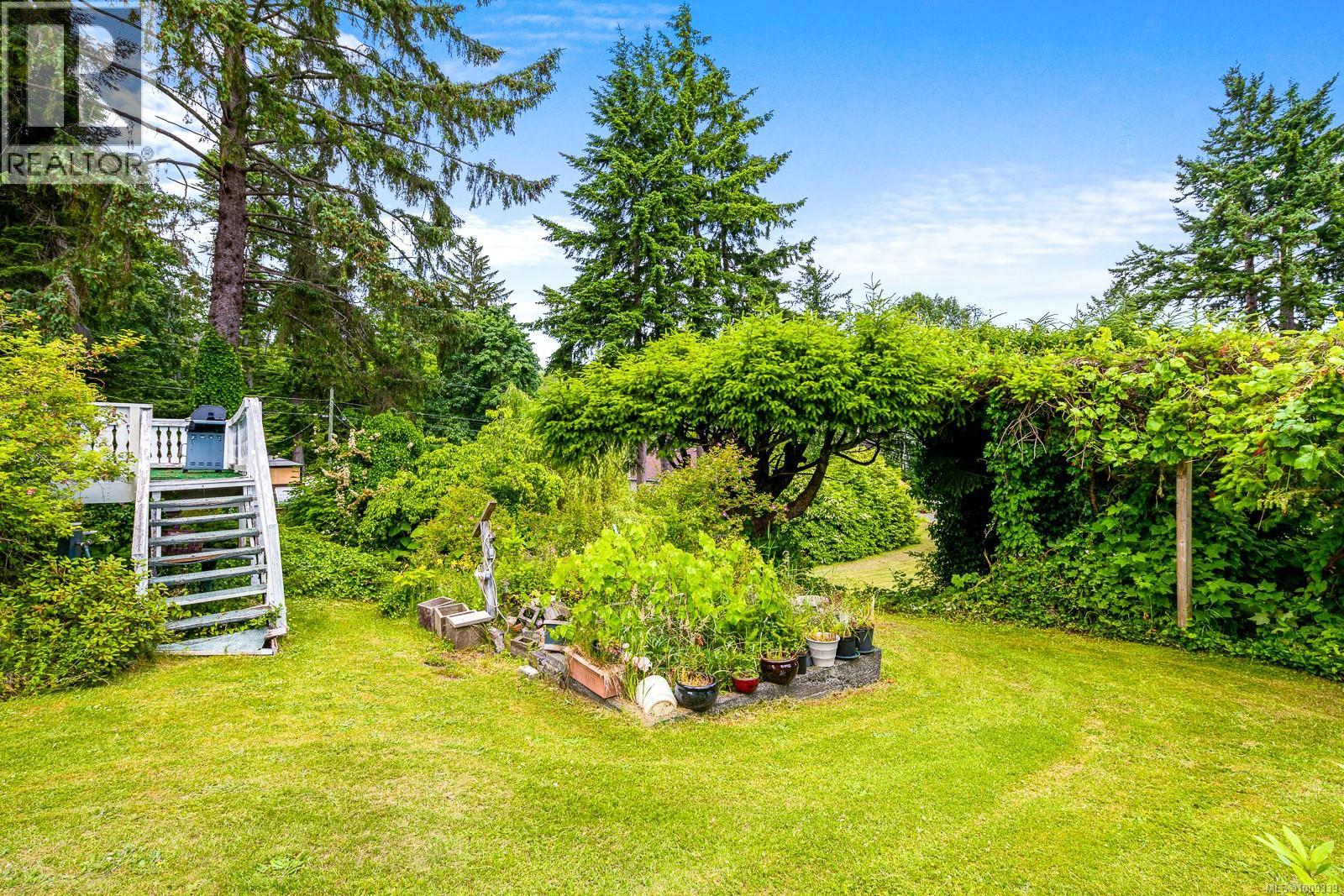 3508 Island Hwy S, Courtenay
