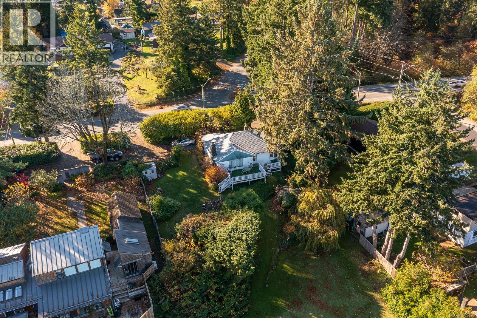 3508 Island Hwy S, Courtenay