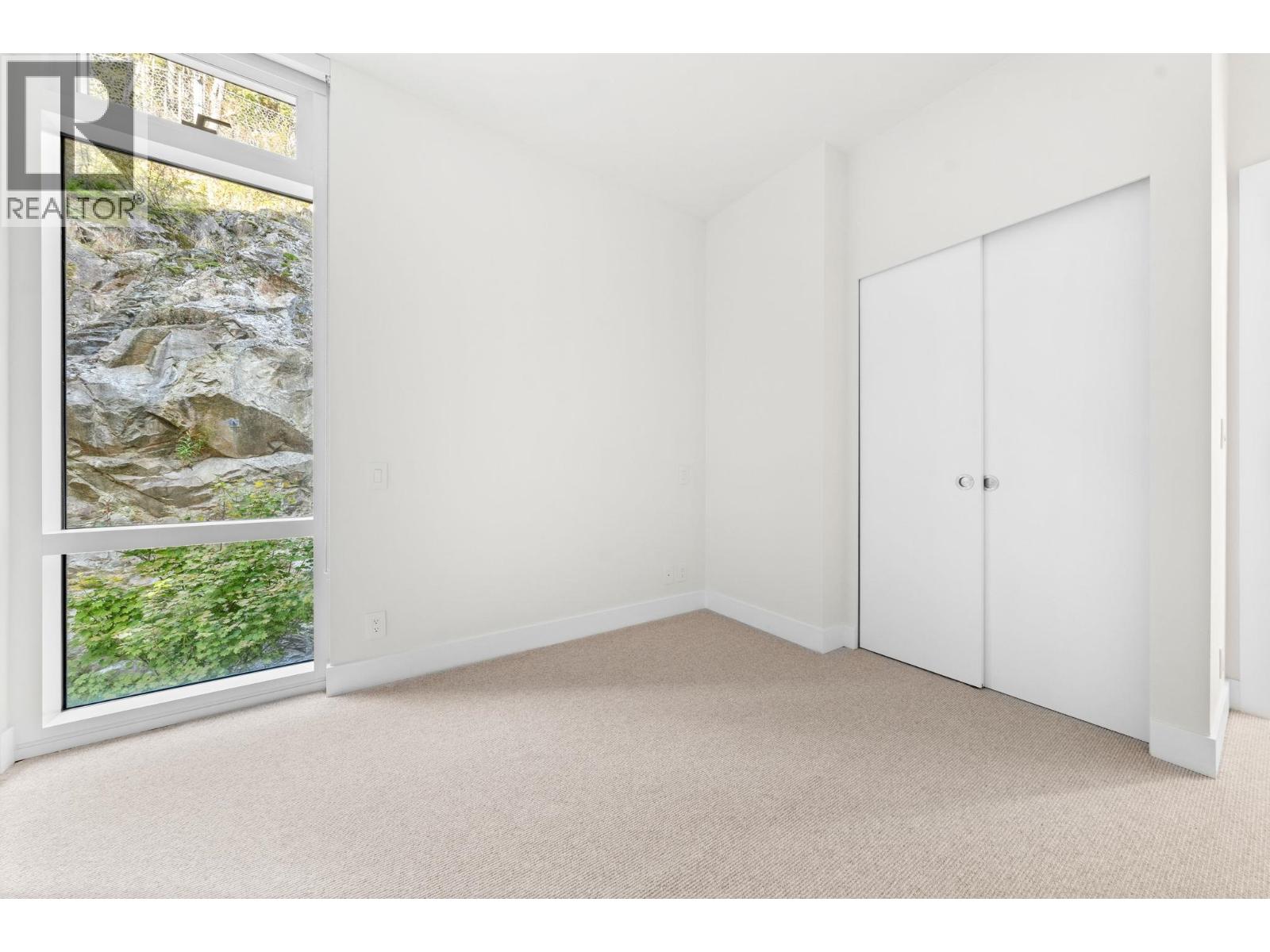 404 6699 NELSON AVENUE, West Vancouver