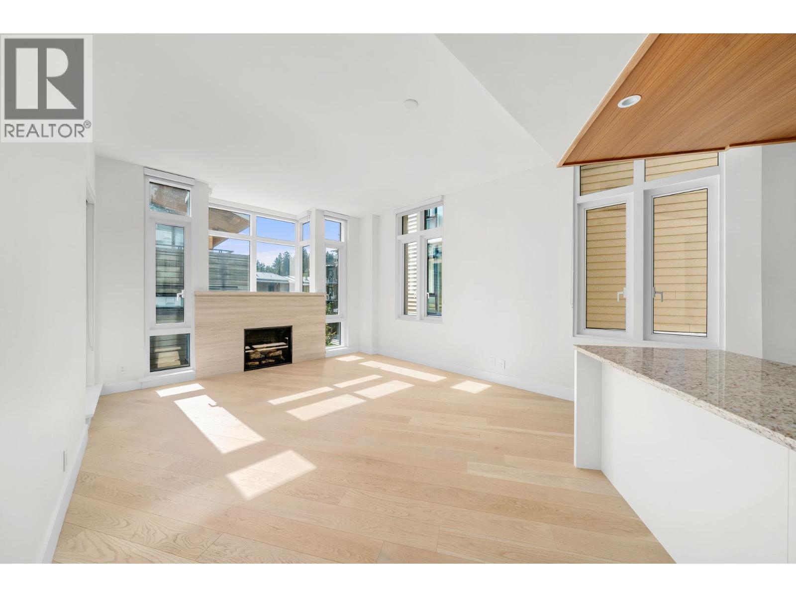 404 6699 NELSON AVENUE, West Vancouver