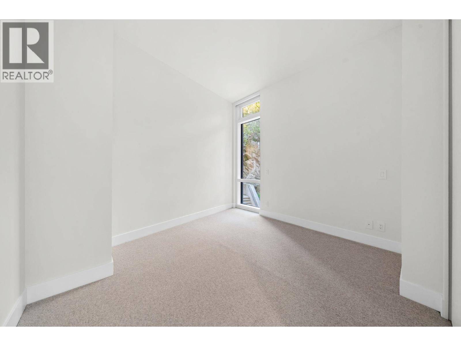404 6699 NELSON AVENUE, West Vancouver