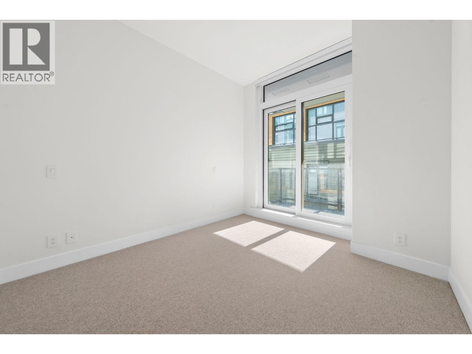 404 6699 NELSON AVENUE, West Vancouver