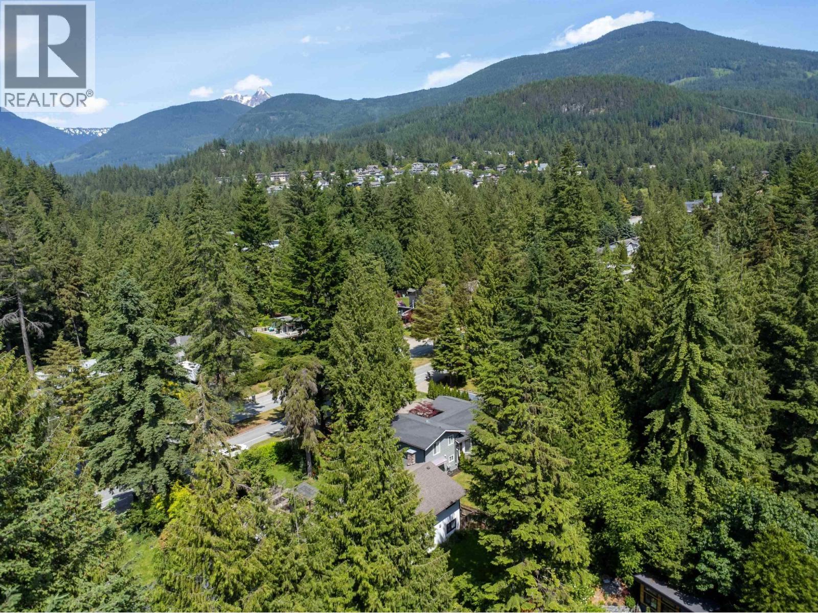 2568 THE BOULEVARD, Squamish