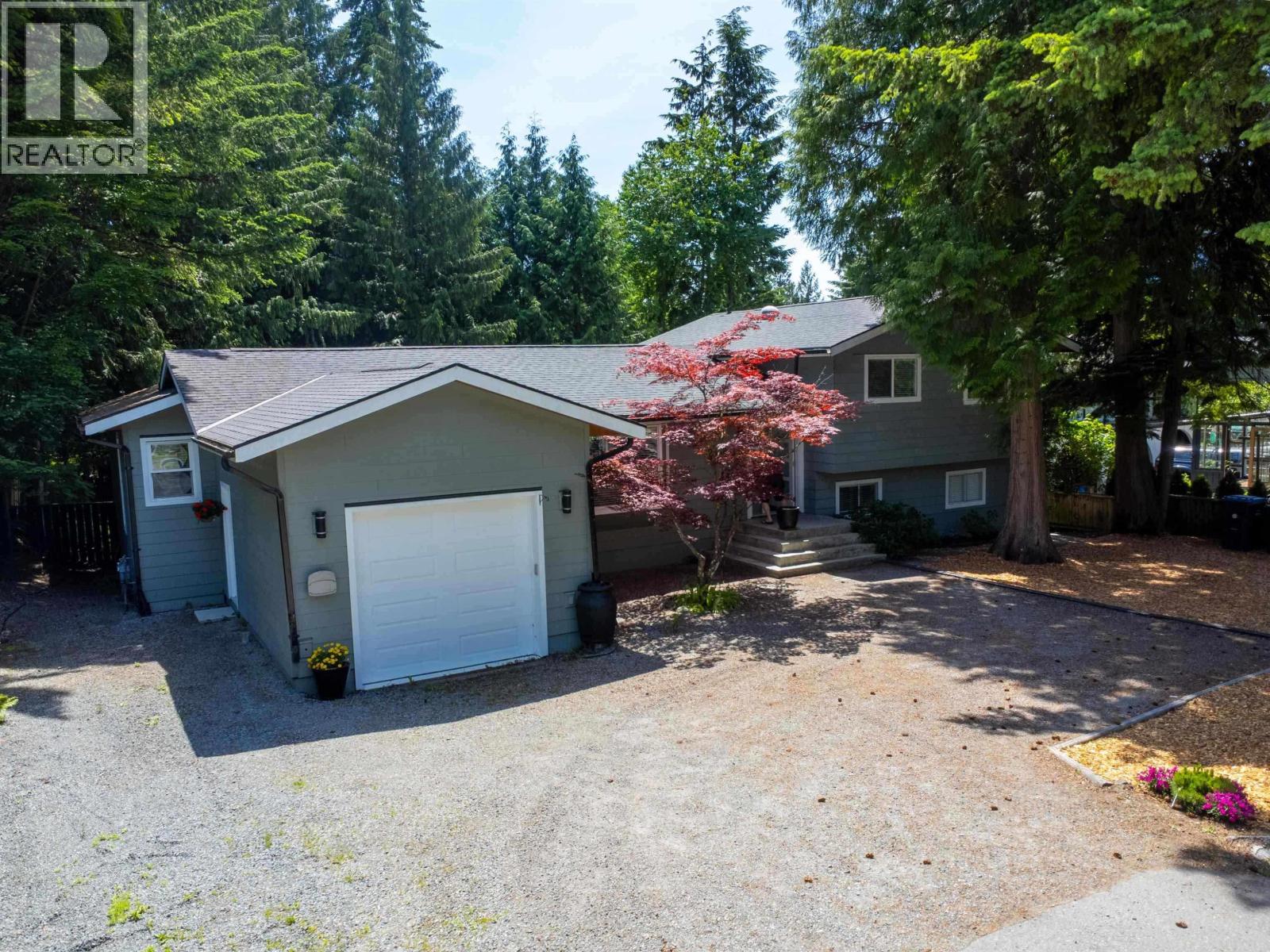 2568 THE BOULEVARD, Squamish
