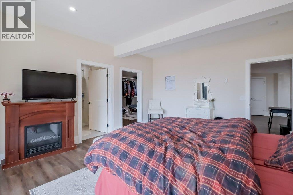 7839 Falcon Ridge Crescent - 22