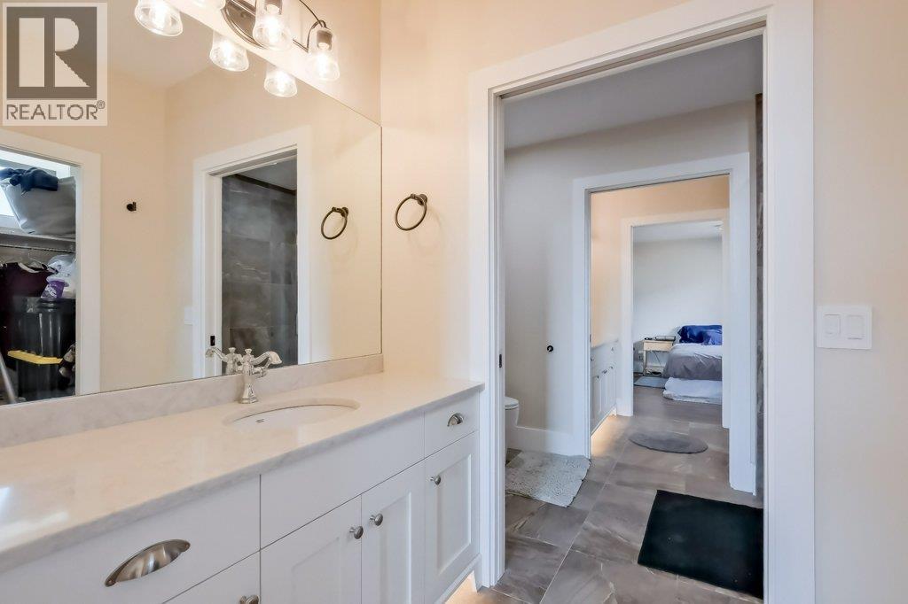 7839 Falcon Ridge Crescent - 26