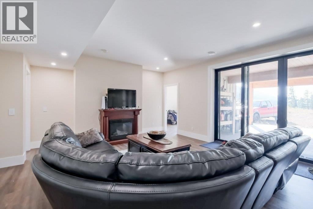 7839 Falcon Ridge Crescent - 23
