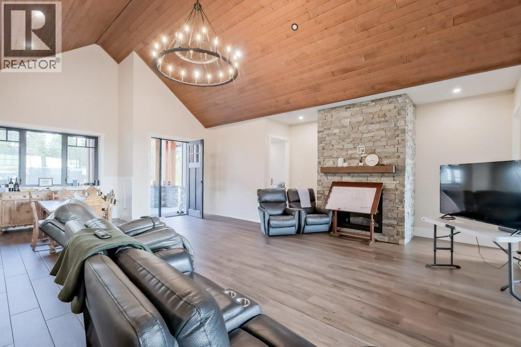7839 Falcon Ridge Crescent - 15