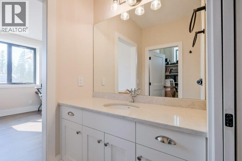 7839 Falcon Ridge Crescent - 28
