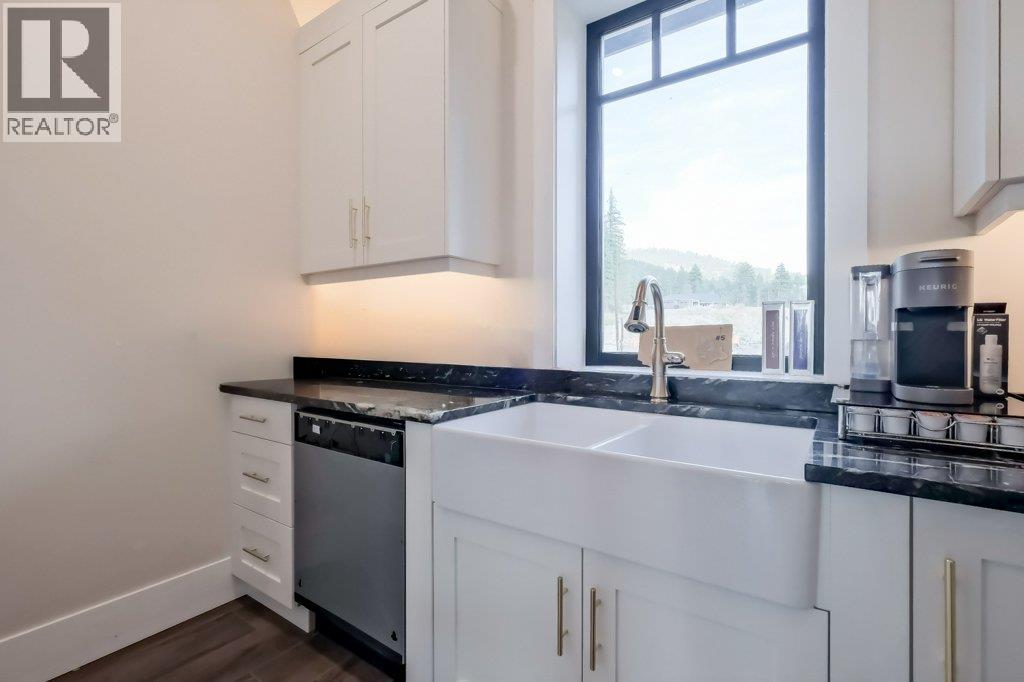 7839 Falcon Ridge Crescent - 10