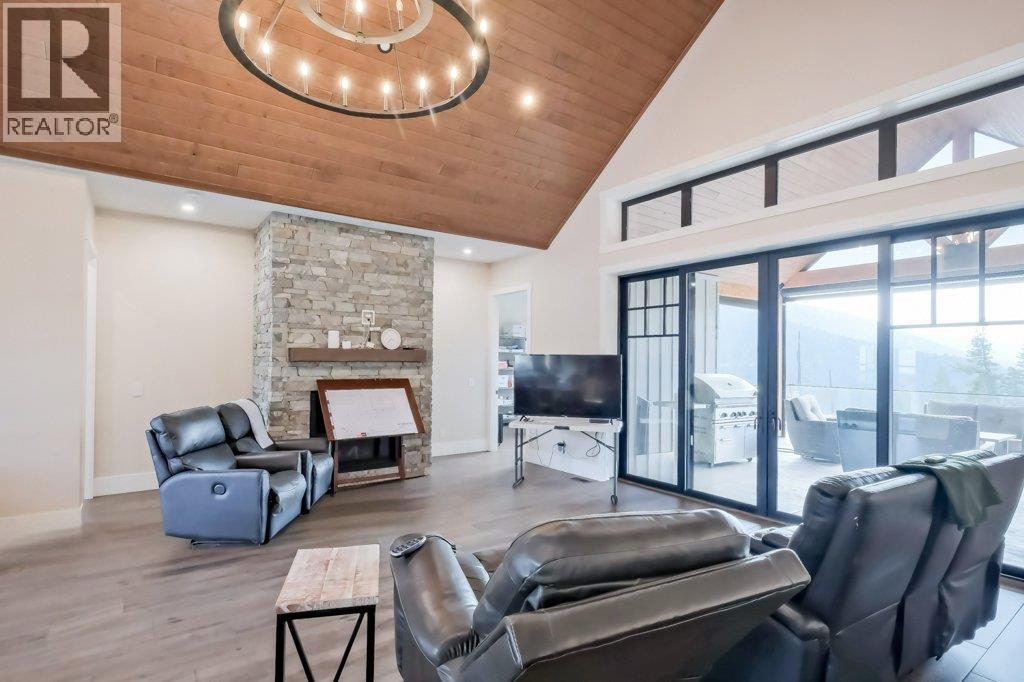 7839 Falcon Ridge Crescent - 3