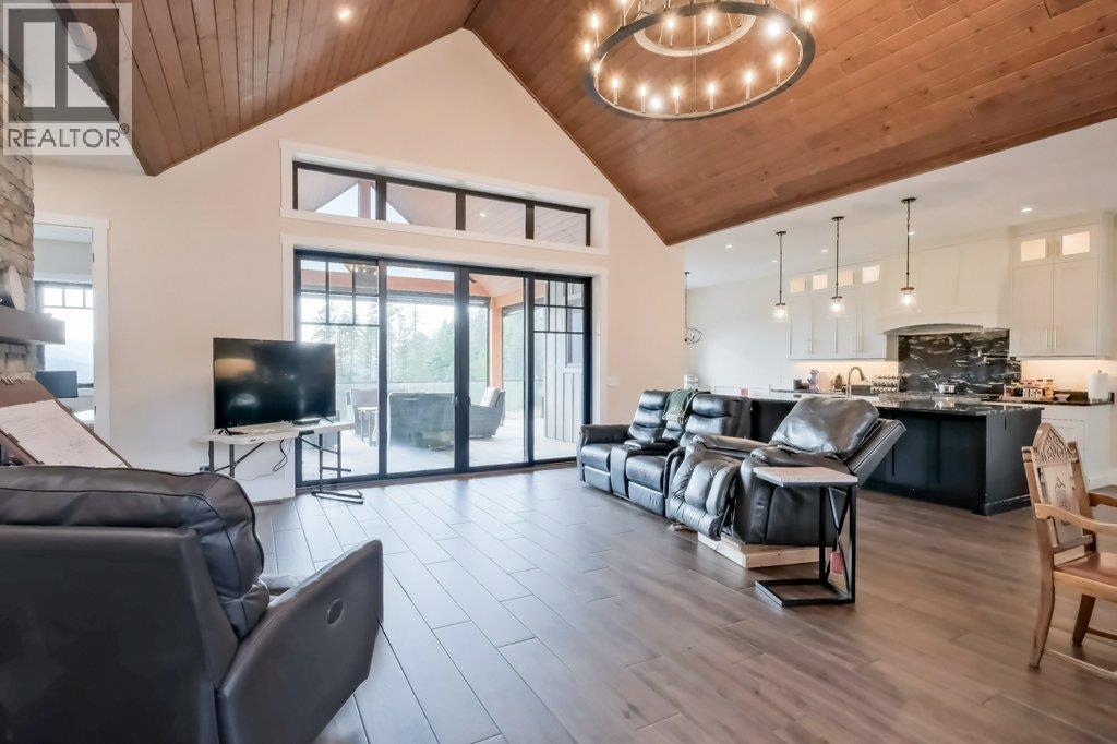  7839 Falcon Ridge Crescent, Kelowna