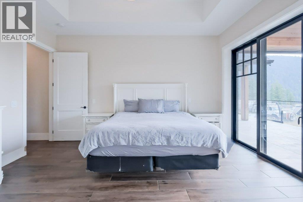 7839 Falcon Ridge Crescent - 43