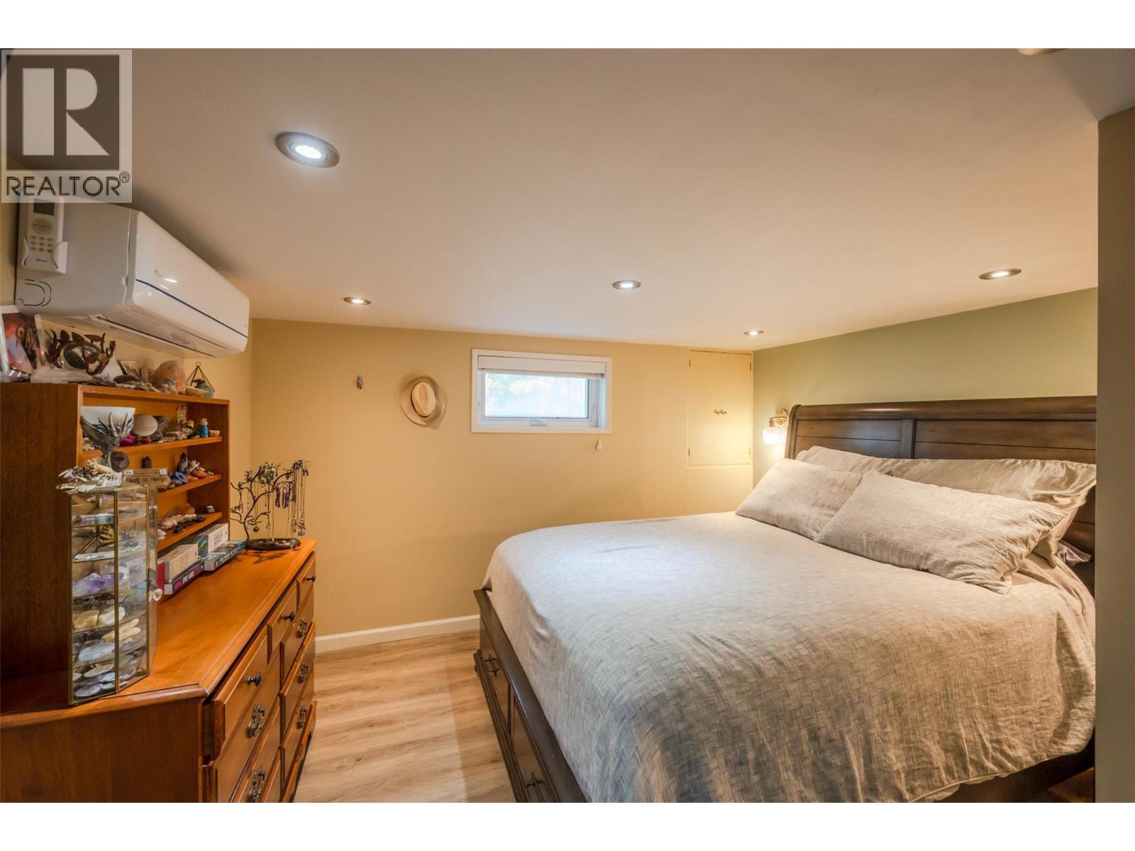 5747 Sawmill Road, Oliver