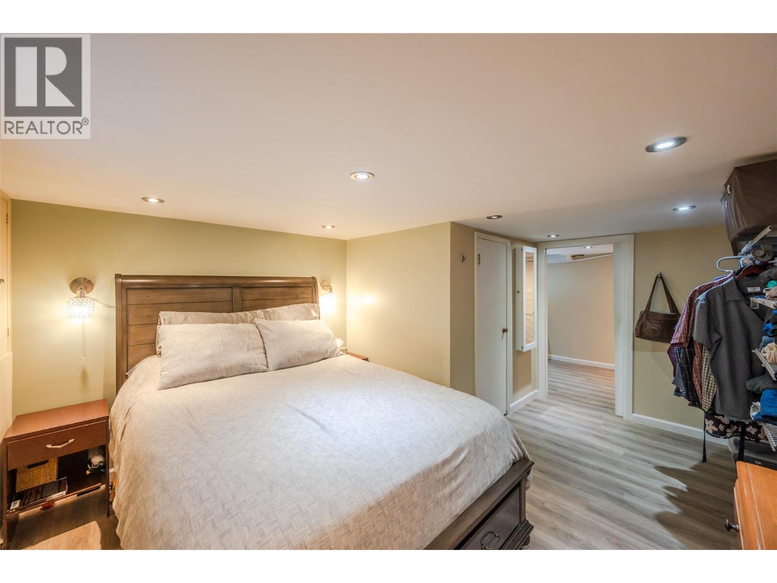 5747 Sawmill Road, Oliver