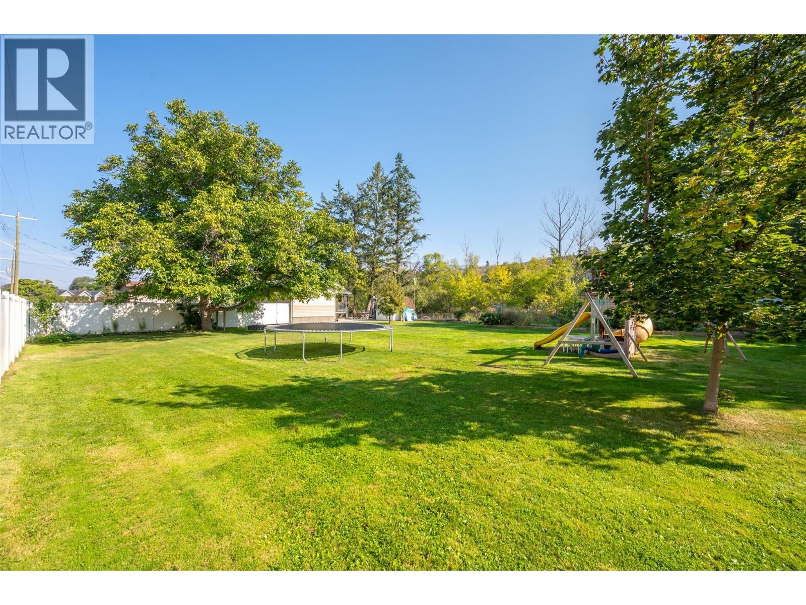 5747 Sawmill Road, Oliver