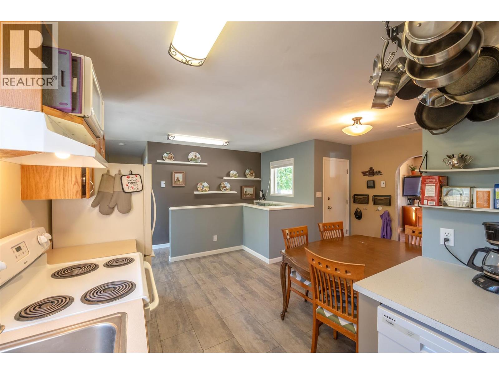 5747 Sawmill Road, Oliver