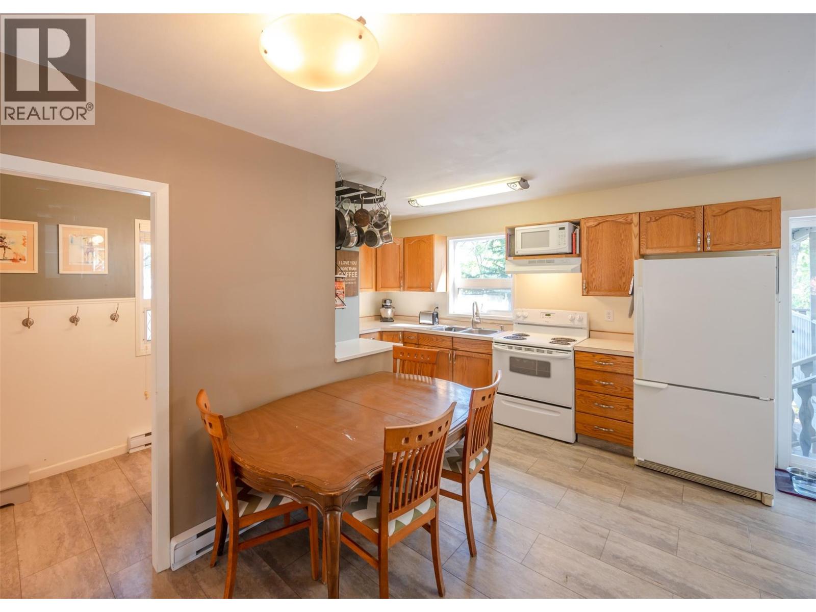 5747 Sawmill Road, Oliver