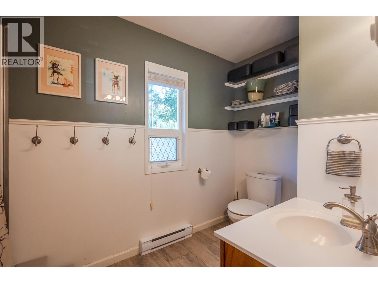 5747 Sawmill Road, Oliver