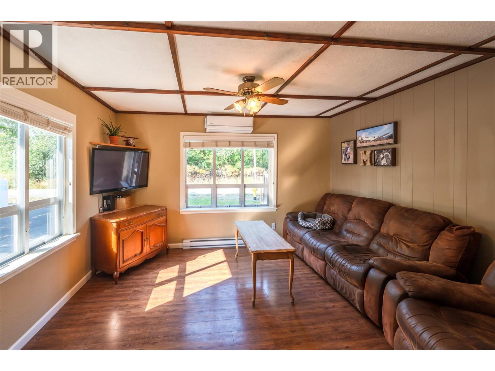 5747 Sawmill Road, Oliver