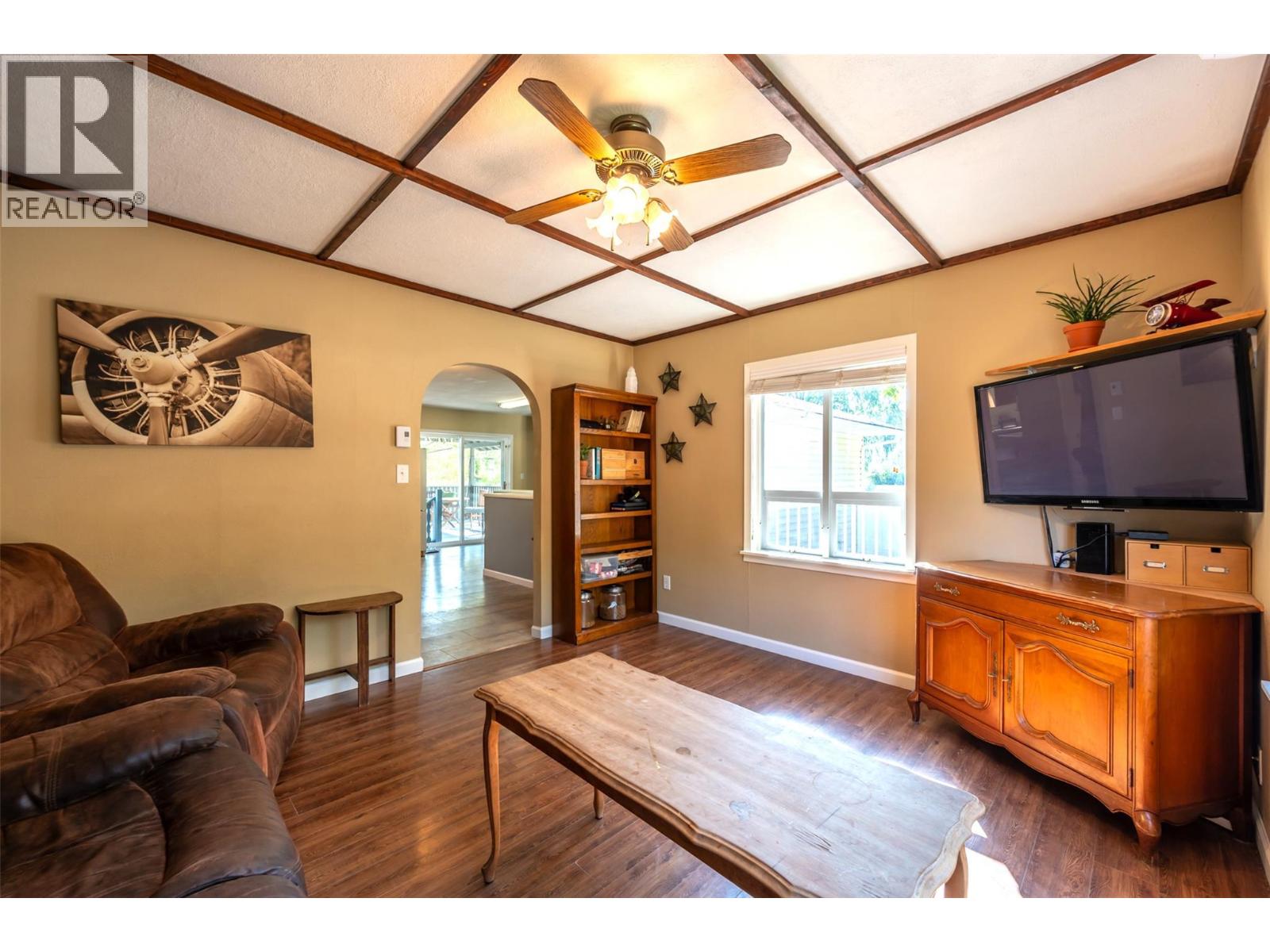 5747 Sawmill Road, Oliver