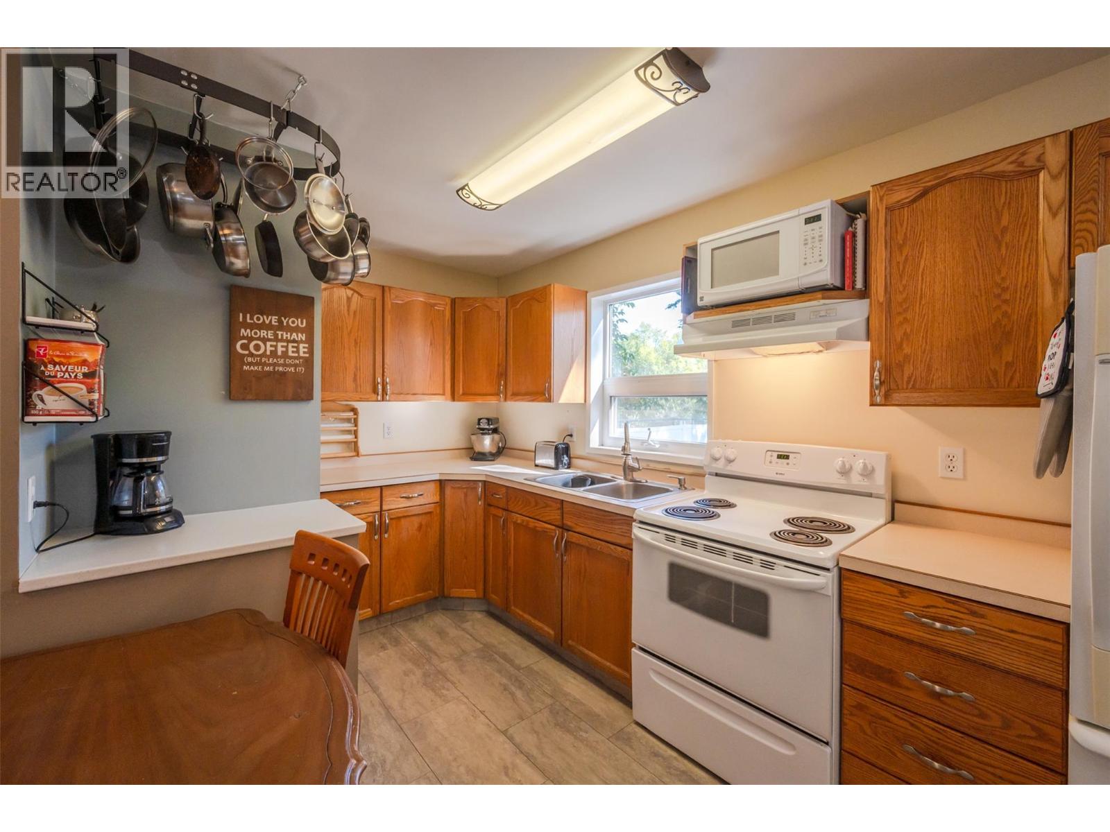 5747 Sawmill Road, Oliver