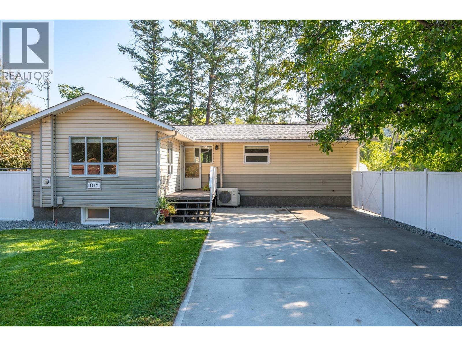 5747 Sawmill Road, Oliver