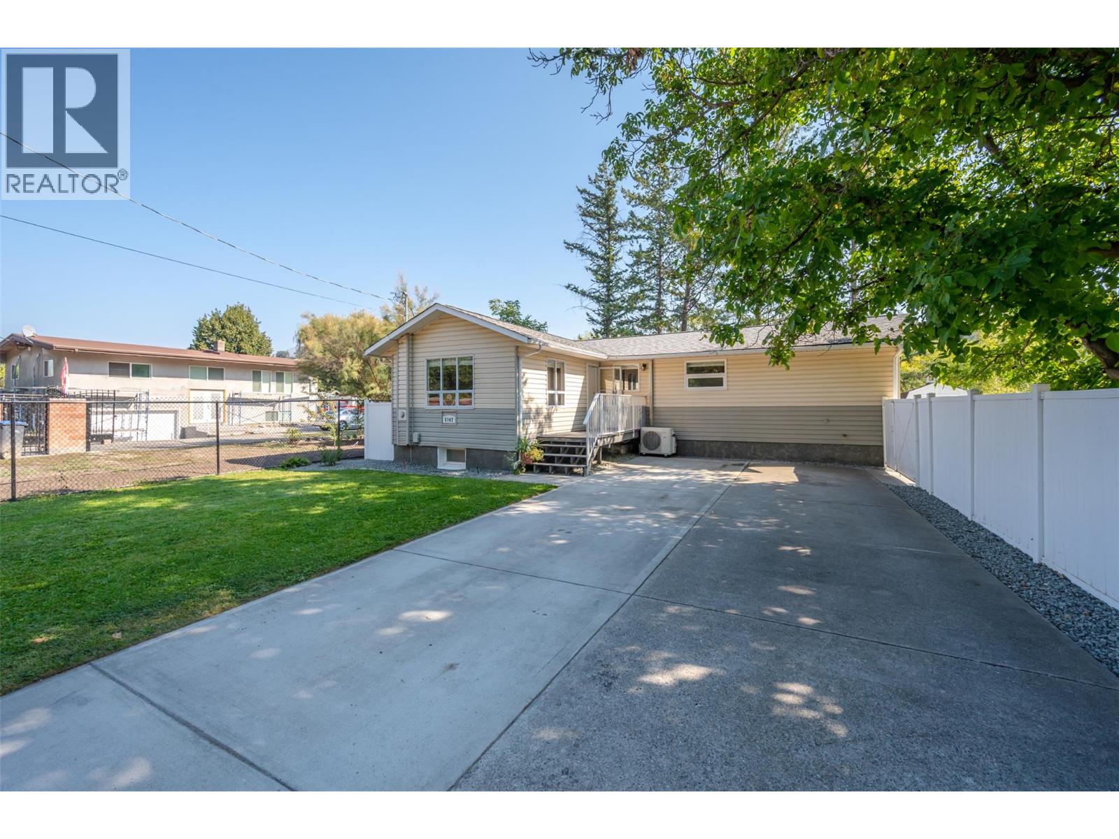 5747 Sawmill Road, Oliver