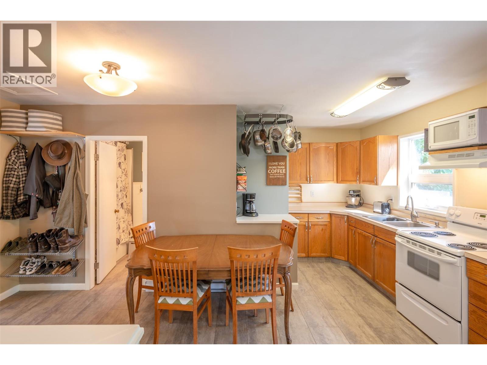 5747 Sawmill Road, Oliver