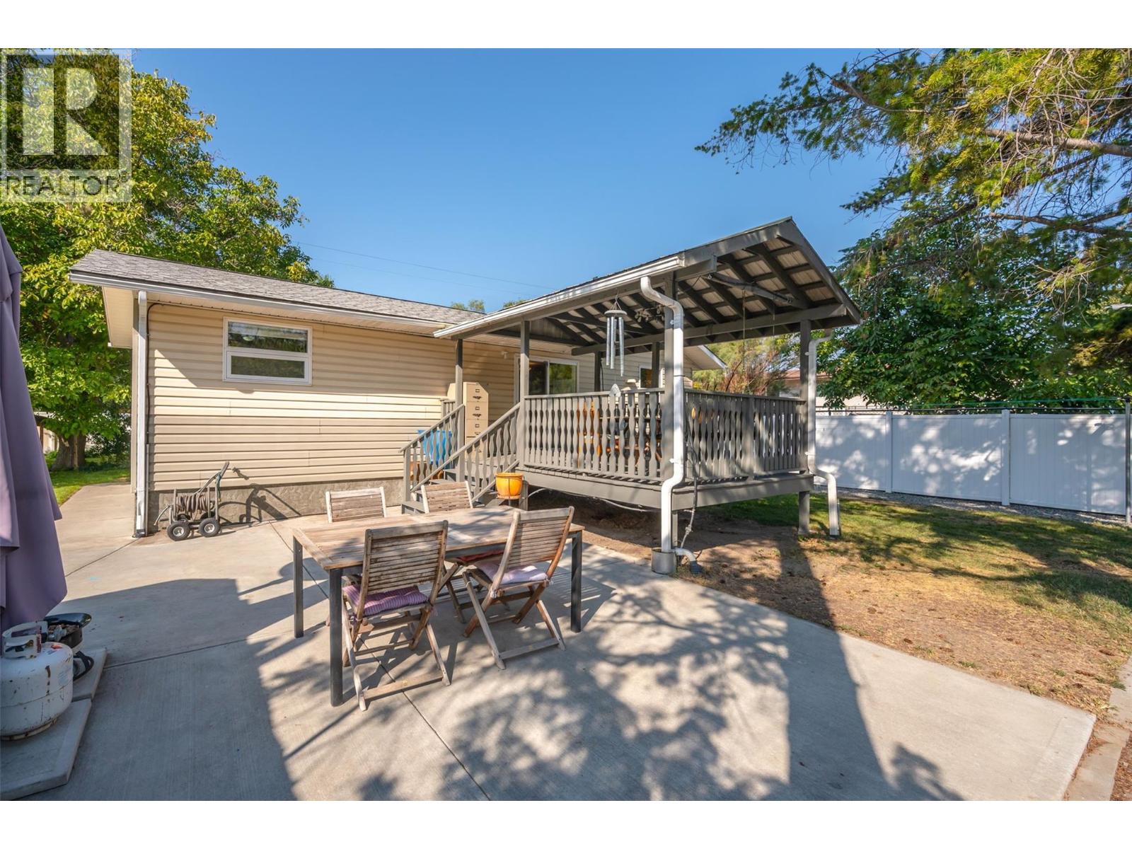 5747 Sawmill Road, Oliver