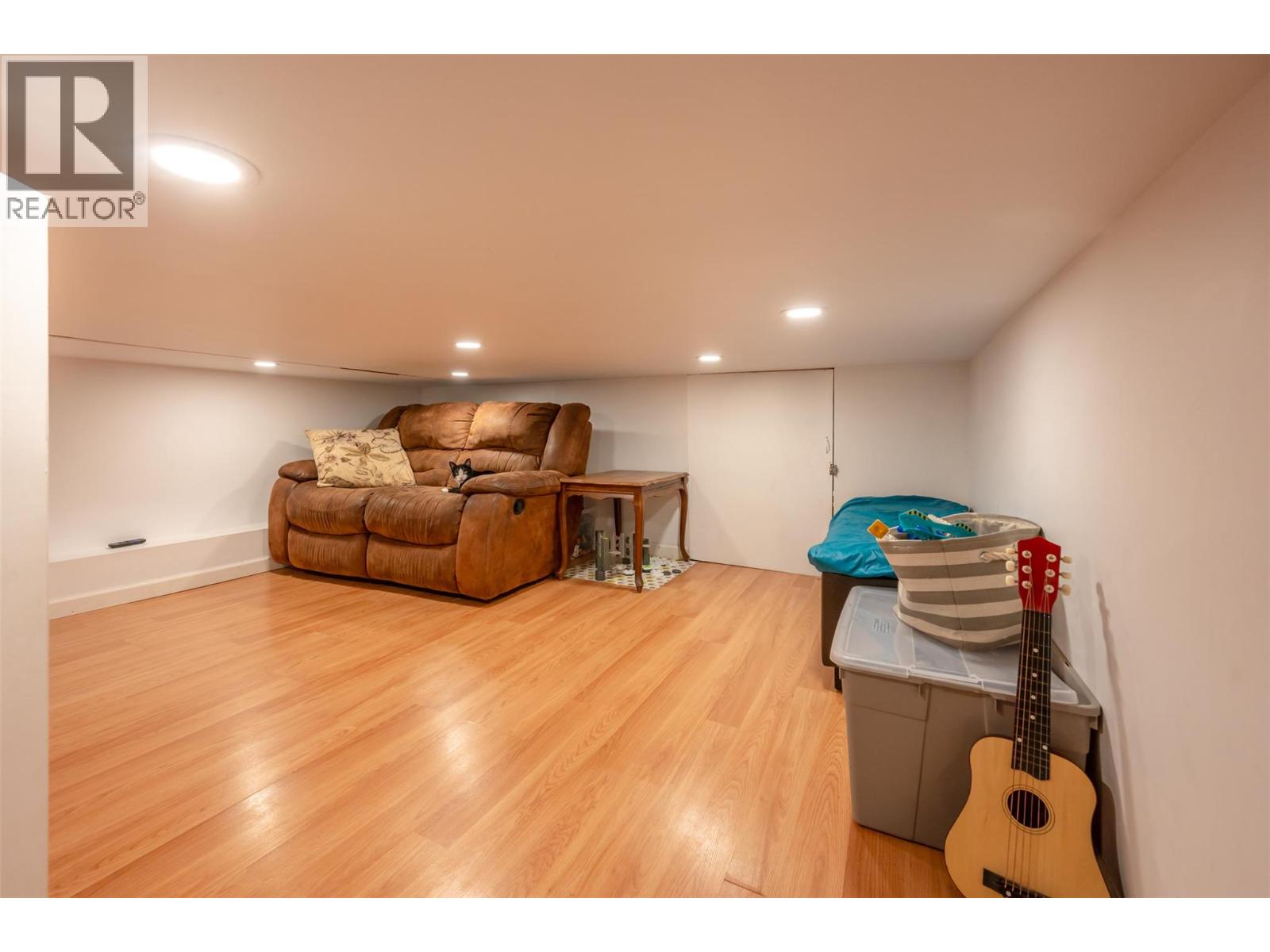 5747 Sawmill Road, Oliver