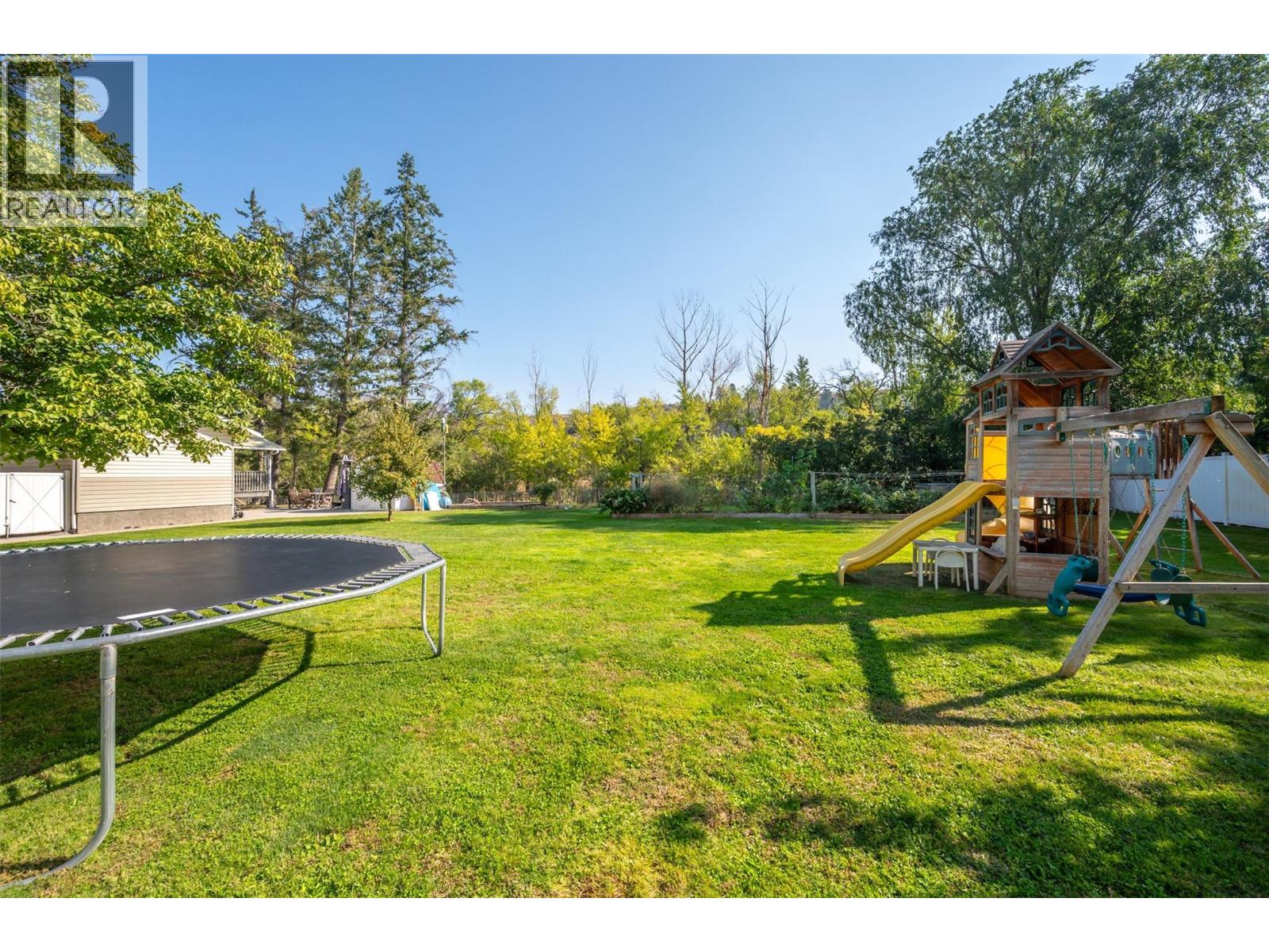 5747 Sawmill Road, Oliver